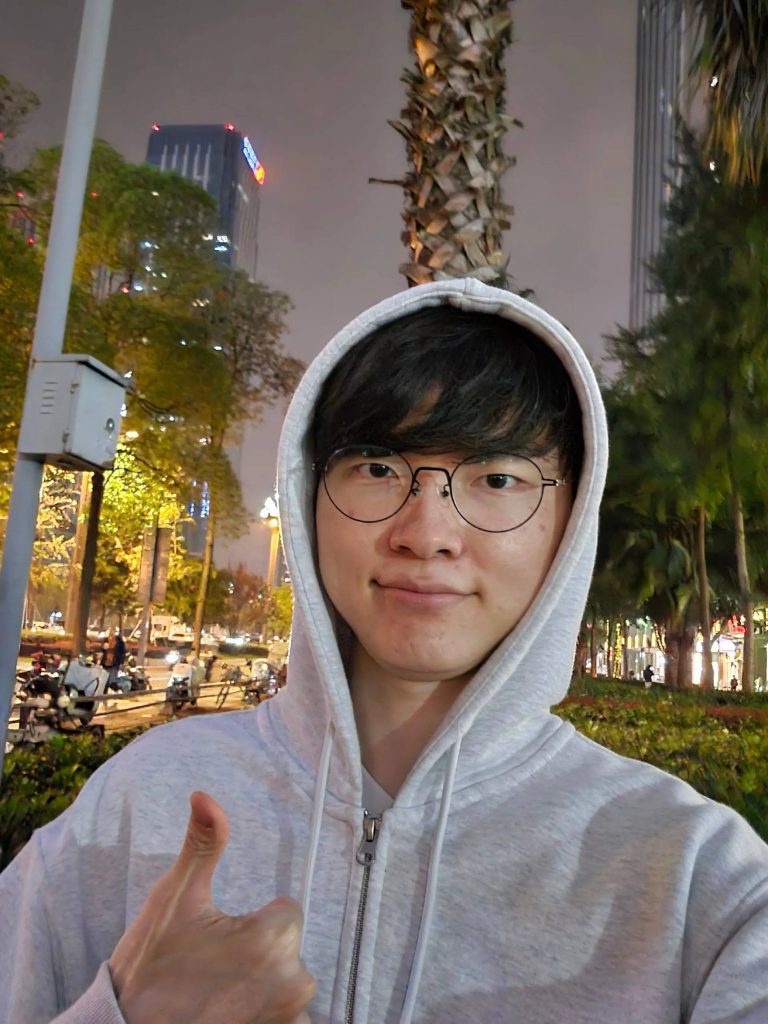 Faker选手更新中文社媒，分享在成都的自拍照 - 电竞投注导航|电竞博彩|电竞赔率|电竞资讯